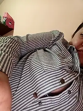 Caroomoom27 online show from 11-26-25, 03:18