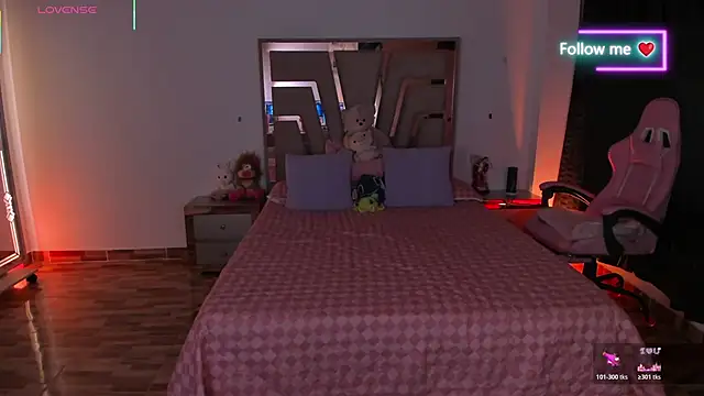 lunaarose online show from 04-25-26, 03:09