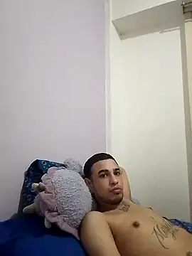 Snapshot of Amorrochyz chatting on 09-22-25, 01:46 Amorrochyz online show from 09-22-25, 01:46