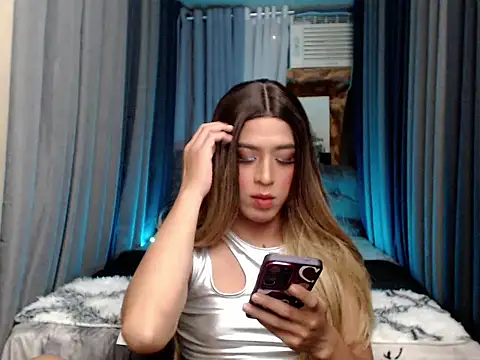 Snapshot of Yourscarlette_Slut chatting on 11-07-25, 01:16 Yourscarlette Slut online show from 11-07-25, 01:16