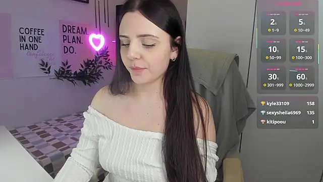 Snapshot of LiaWoow chatting on 01-05-26, 05:27 LiaWoow online show from 01-05-26, 05:27