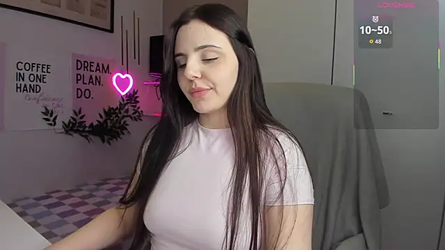 Snapshot of LiaWoow chatting on 01-06-26, 02:43 LiaWoow online show from 01-06-26, 02:43