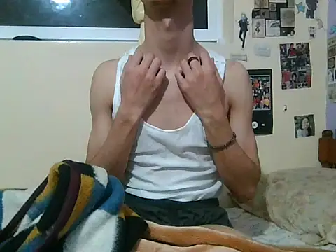 Snapshot of HitShelf chatting on 12-17-25, 10:38 HitShelf online show from 12-17-25, 10:38