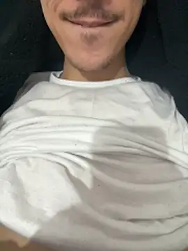 Snapshot of HitShelf chatting on 02-01-26, 01:26 HitShelf online show from 02-01-26, 01:26