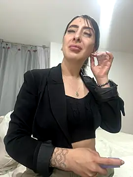 Savannah Monroe online show from 11-29-25, 04:48