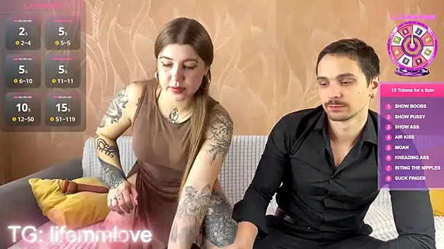 Snapshot of VelvetMiley chatting on 11-29-25, 06:05 VelvetMiley online show from 11-29-25, 06:05