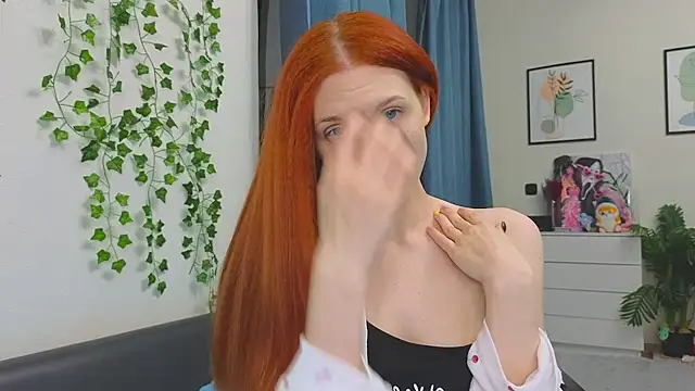 Olivia Rid  online show from 12-21-25, 09:44