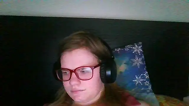 Moonolighta online show from 10-27-25, 08:07