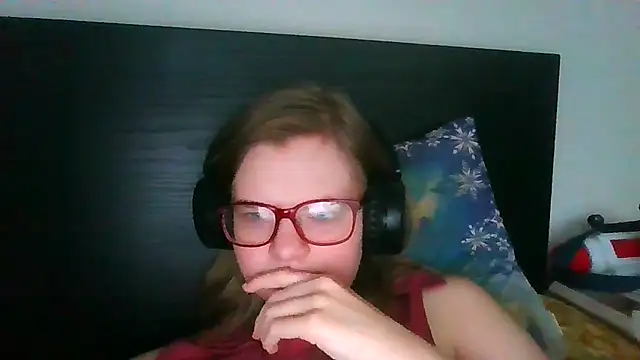 Moonolighta online show from 11-04-25, 10:36