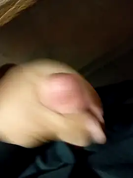 Snapshot of Yona-67 chatting on 11-23-25, 01:05 Yona-67 online show from 11-23-25, 01:05