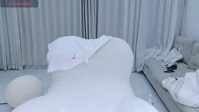 Snapshot of rainybb chatting on 10-15-25, 11:21 rainybb online show from 10-15-25, 11:21