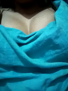 Snapshot of kaviyaponnu0987 chatting on 02-11-26, 09:42 kaviyaponnu0987 online show from 02-11-26, 09:42