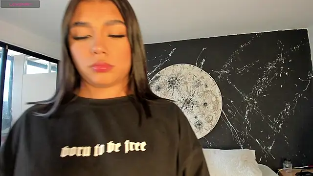 ShaniaDaniels online show from 11-17-25, 10:15