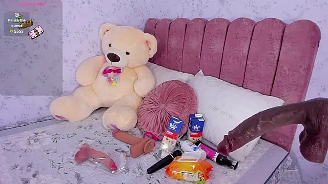 Snapshot of miathonson769 chatting on 09-24-25, 07:50 miathonson769 online show from 09-24-25, 07:50