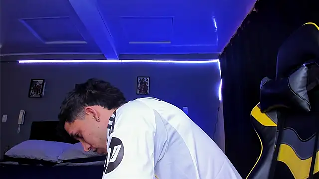 alexgiraldo   online show from 11-13-25, 03:55