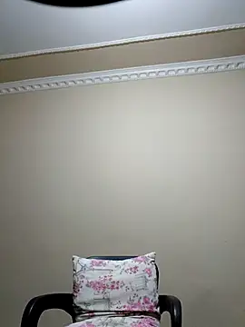 Snapshot of Arora07 chatting on 09-26-25, 11:42 Arora07 online show from 09-26-25, 11:42