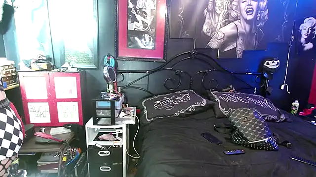 Splash Queen420 online show from 12-15-25, 06:17