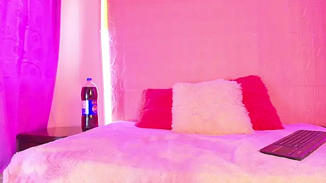 Snapshot of Baby_Kinky- chatting on 09-18-25, 02:41 Baby Kinky- online show from 09-18-25, 02:41