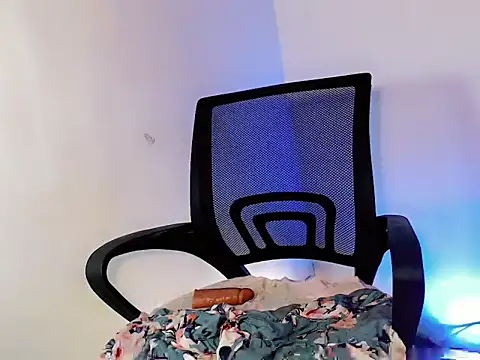 your hottest kim online show from 03-16-26, 05:44