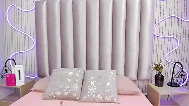 SamanthaPeachss online show from 12-20-25, 12:23