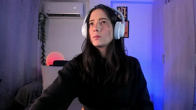 Snapshot of mishelkrave_ chatting on 02-09-26, 11:42 mishelkrave online show from 02-09-26, 11:42