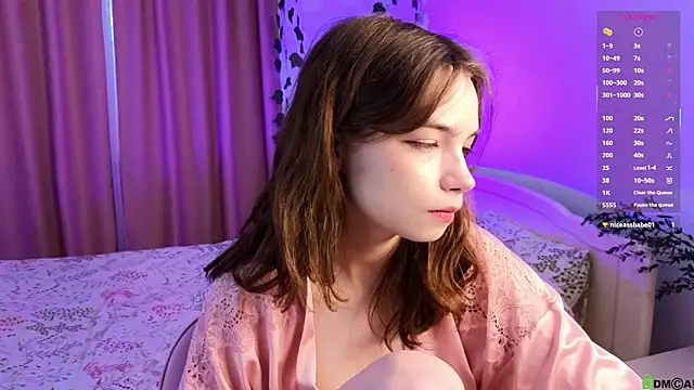 Snapshot of Evi_Brook chatting on 02-20-26, 01:55 Evi Brook online show from 02-20-26, 01:55