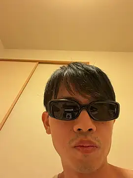 iiiviviii online show from 11-01-25, 04:53