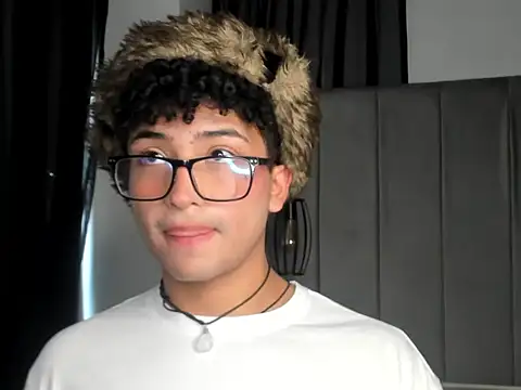 Valentin0 3 online show from 10-26-25, 07:53