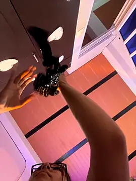 emilysofiia online show from 10-04-25, 08:51