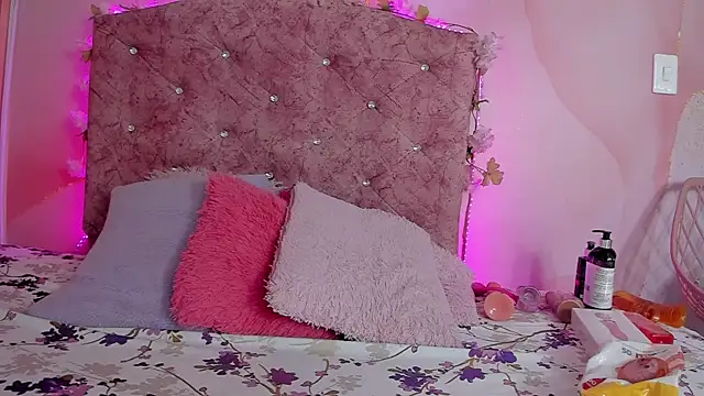 Mila grace  online show from 11-25-25, 06:41