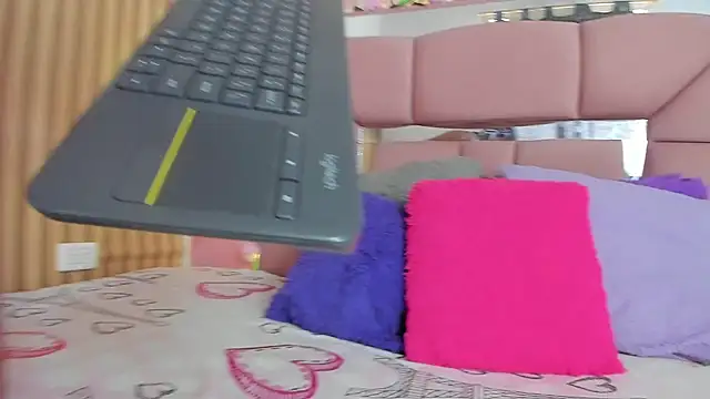 Mila grace  online show from 06-10-26, 06:40