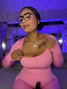 Snapshot of MaddyGray_ chatting on 12-03-25, 07:12 MaddyGray online show from 12-03-25, 07:12