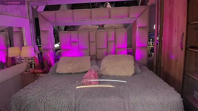 MaddyGray  online show from 04-23-26, 07:16