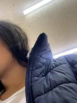 Alyha Cortes online show from 11-06-25, 01:23