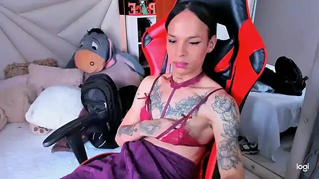 Snapshot of sara_slut21 chatting on 12-09-24, 06:46 sara slut21 online show from 12-09-24, 06:46