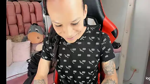 Snapshot of sara_slut21 chatting on 01-19-25, 08:30 sara slut21 online show from 01-19-25, 08:30