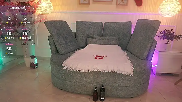 Snapshot of LoonaNyx chatting on 12-18-25, 11:38 LoonaNyx online show from 12-18-25, 11:38