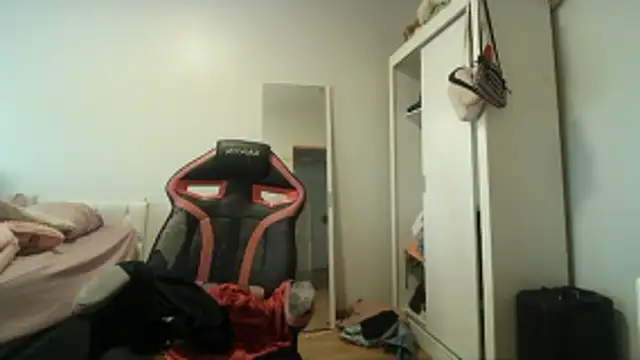 Snapshot of Becca_B chatting on 02-03-26, 04:56 Becca B online show from 02-03-26, 04:56