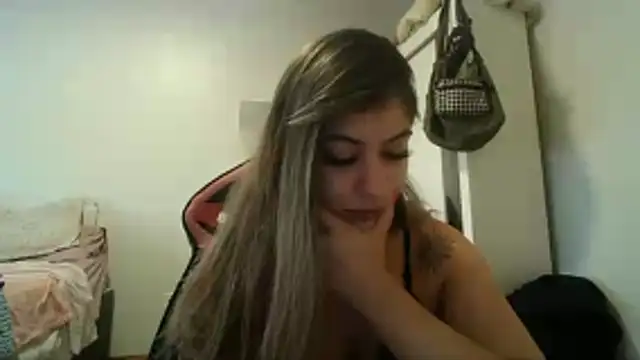 Snapshot of Becca_B chatting on 02-04-26, 05:30 Becca B online show from 02-04-26, 05:30