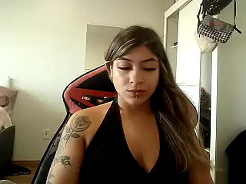 Snapshot of Becca_B chatting on 02-05-26, 08:13 Becca B online show from 02-05-26, 08:13