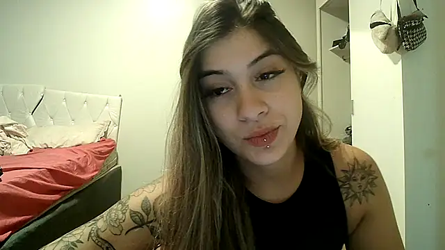 Snapshot of Becca_B chatting on 02-14-26, 10:39 Becca B online show from 02-14-26, 10:39