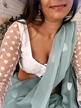 Snapshot of Shalu_G chatting on 06-18-26, 09:14 Shalu G online show from 06-18-26, 09:14