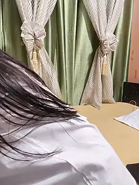 Snapshot of Shalu_G chatting on 06-19-26, 04:33 Shalu G online show from 06-19-26, 04:33