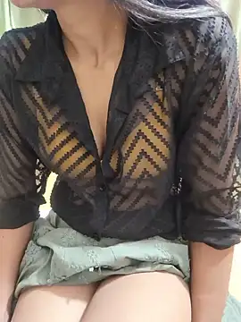 Snapshot of Shalu_G chatting on 06-24-26, 01:37 Shalu G online show from 06-24-26, 01:37