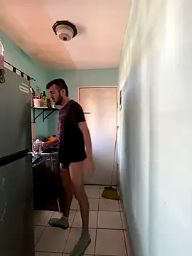 Alexitho25 online show from 12-15-25, 06:23