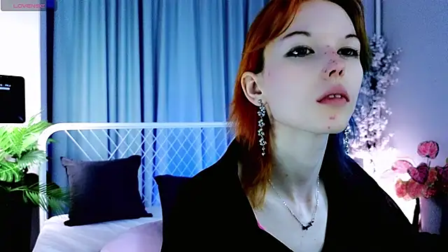 Snapshot of Kiara_Dream chatting on 07-17-26, 10:14 Kiara Dream online show from 07-17-26, 10:14