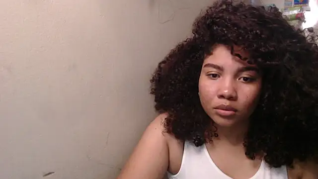 Snapshot of madelene chatting on 05-25-26, 01:22 madelene online show from 05-25-26, 01:22