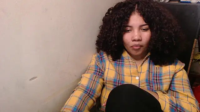 Snapshot of madelene chatting on 05-29-26, 04:21 madelene online show from 05-29-26, 04:21