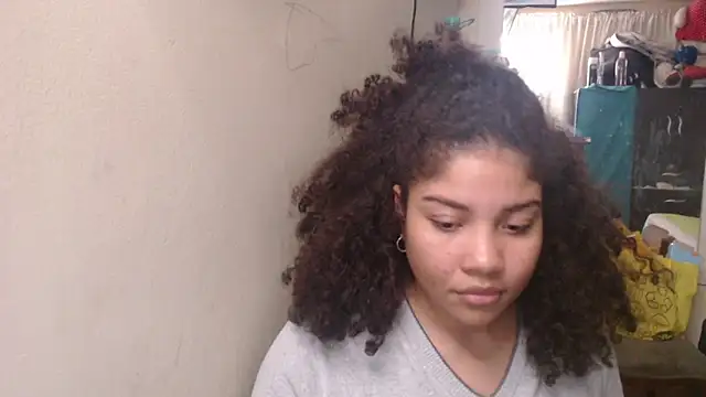 Snapshot of madelene chatting on 06-07-26, 03:32 madelene online show from 06-07-26, 03:32