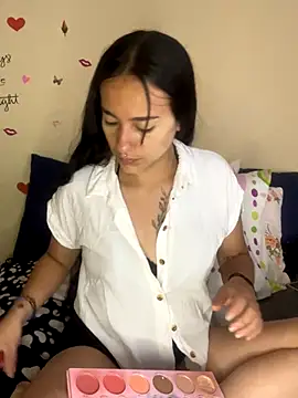 Snapshot of MiaRousexxx_ chatting on 09-29-25, 04:01 MiaRousexxx  online show from 09-29-25, 04:01